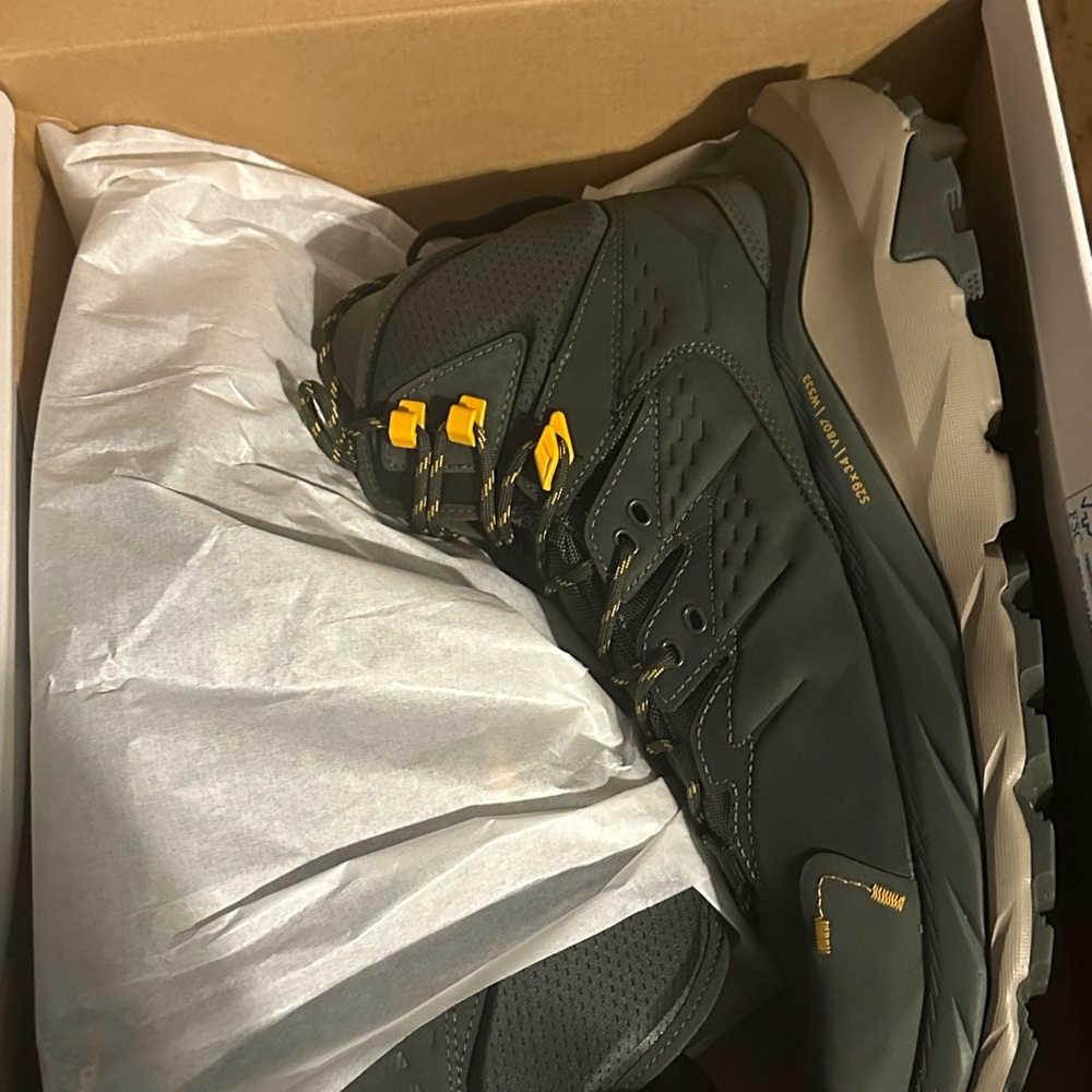 Hoka One One M Kaha 2 GTX